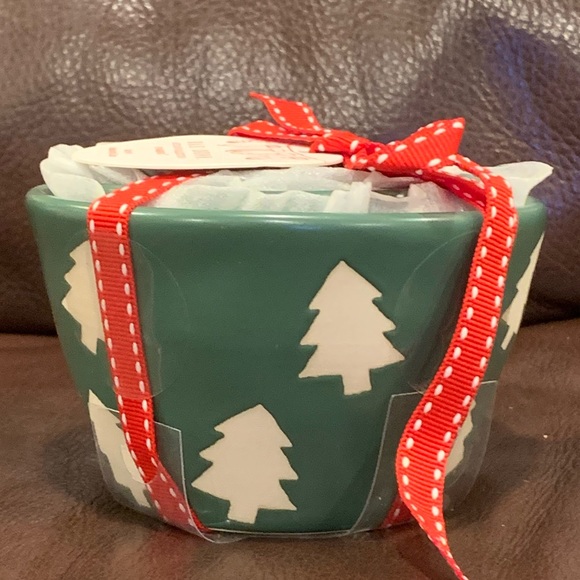 Rae Dunn Christmas Tree Measuring Cups - Picture 9 of 12